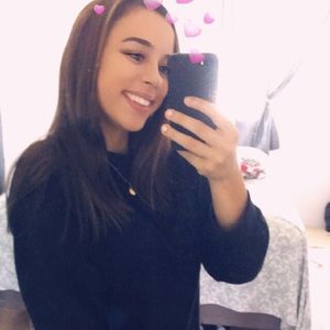 Meet your Posher, Alicia